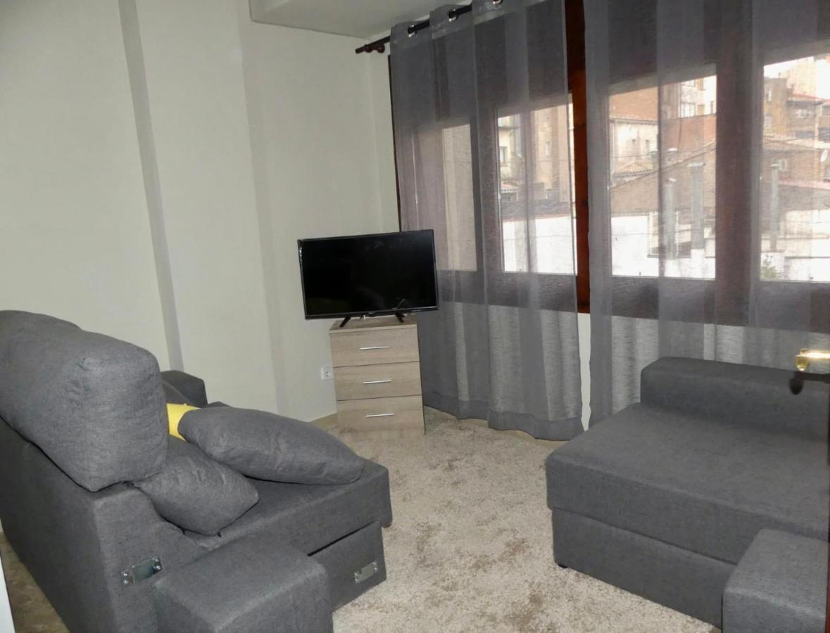 Apartament Encantador Al Centre De Vic Aptgarbi エクステリア 写真